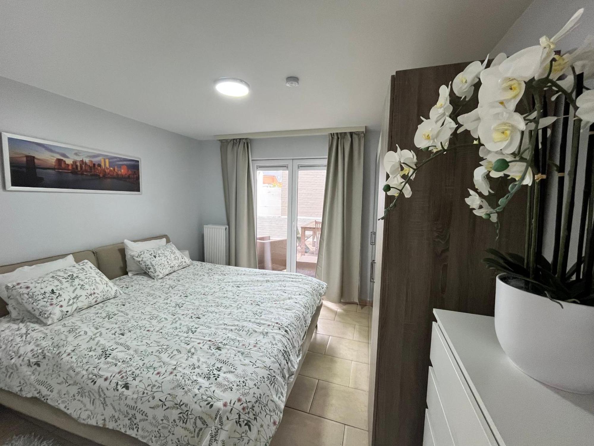 'broker' - Amazing 2 Bedroom Near The Beach *